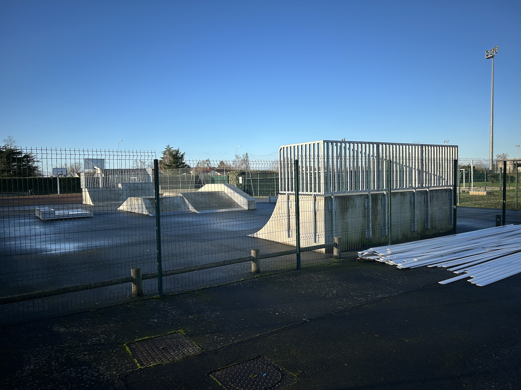 Neuville de Poitou skatepark